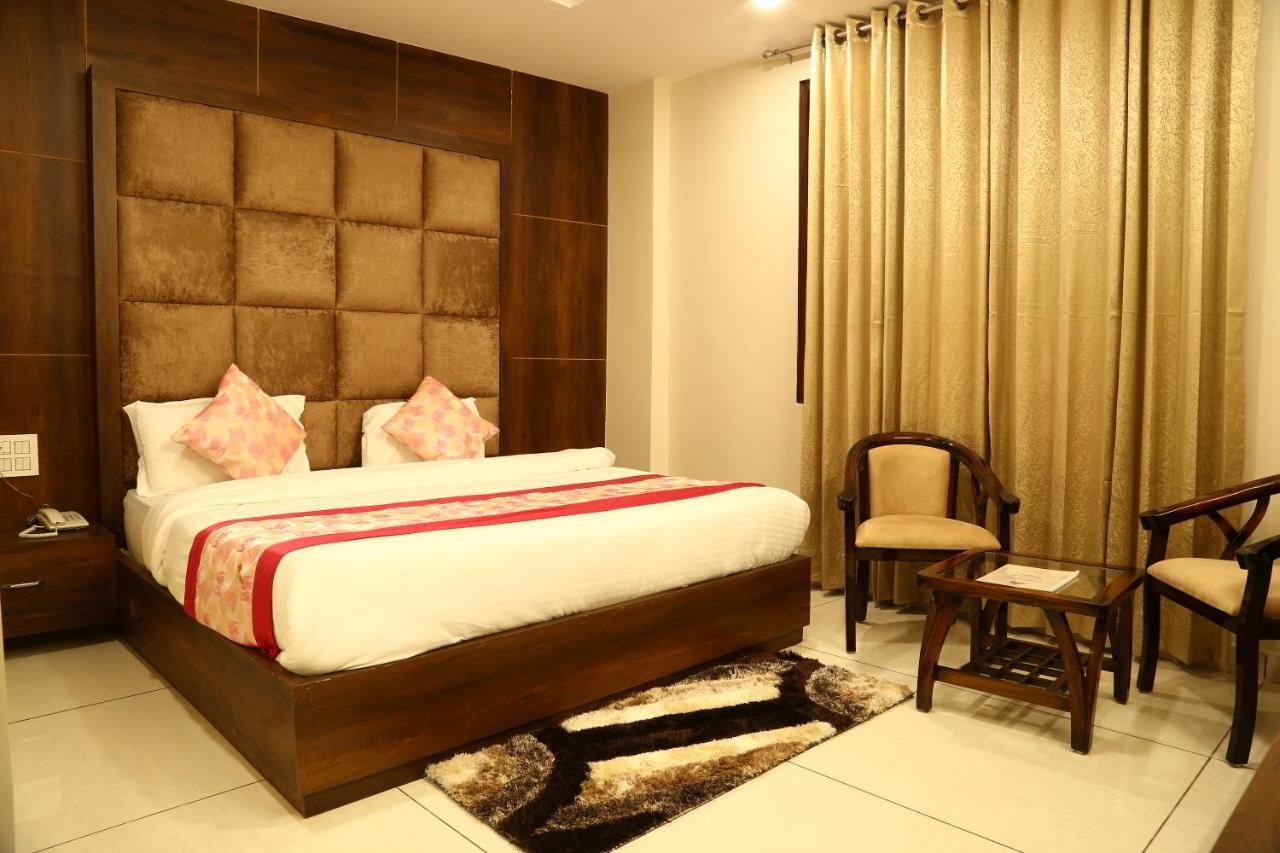 Hotel Kush Ganga - 50 Meter From Har Ki Pauri, ハリドワール エクステリア 写真