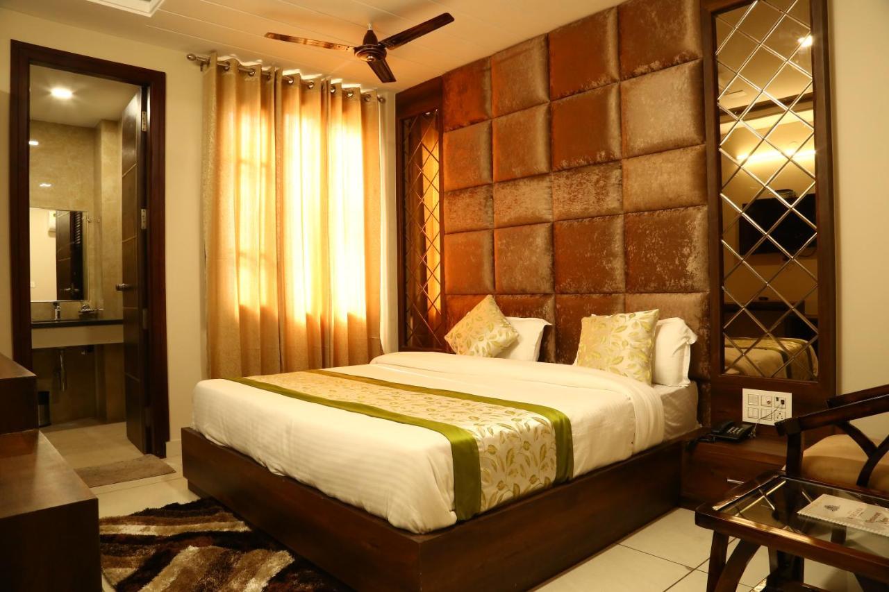 Hotel Kush Ganga - 50 Meter From Har Ki Pauri, ハリドワール エクステリア 写真
