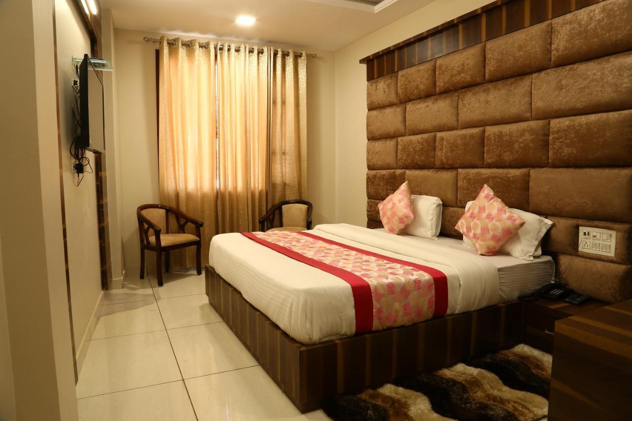 Hotel Kush Ganga - 50 Meter From Har Ki Pauri, ハリドワール エクステリア 写真